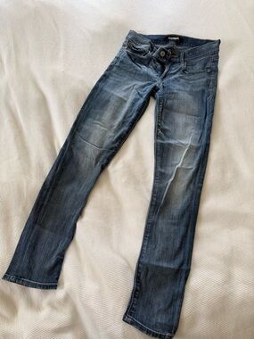 Express Women's Medium Wash Super Skinny Leg Jeans - Mid-Rise